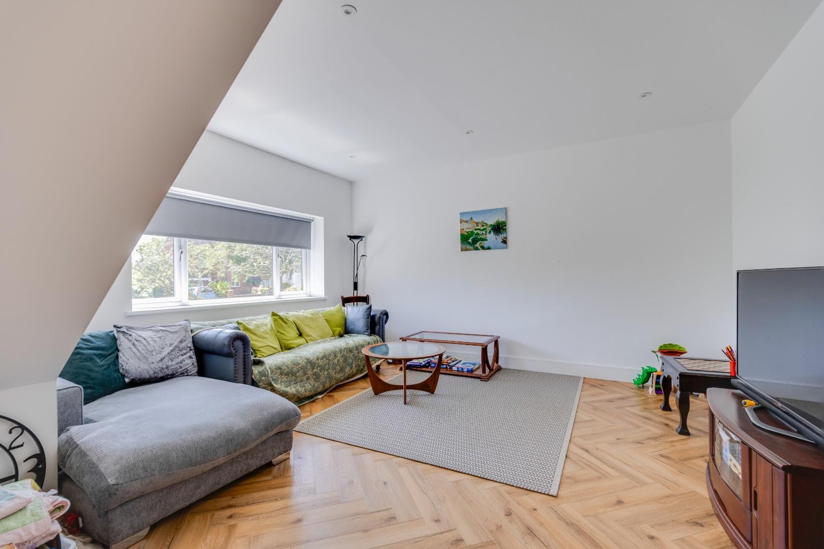 10 Evenlode Avenue, Penarth, CF64 3PD